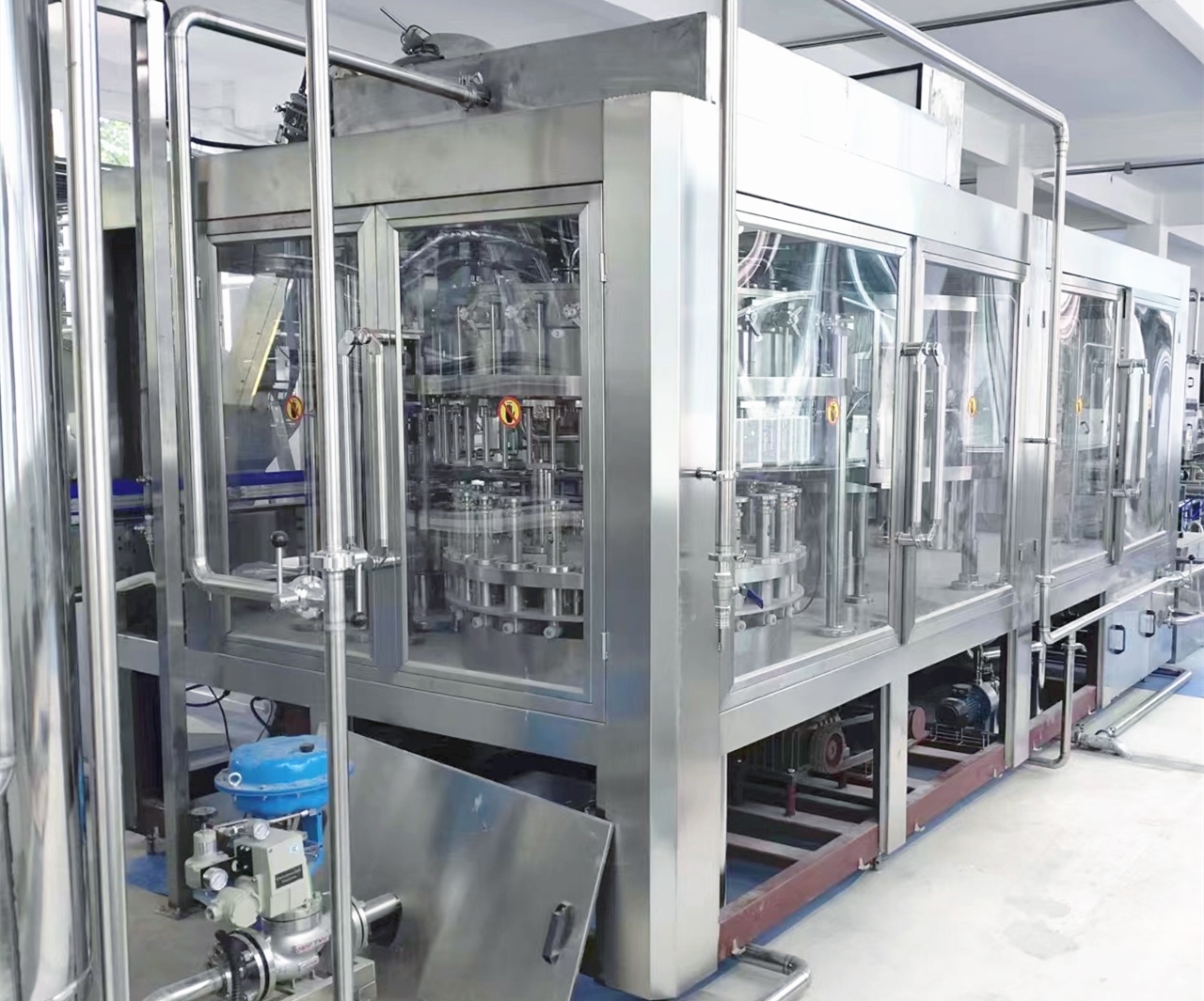 3 में 1 भरने और कैपिंग मशीन